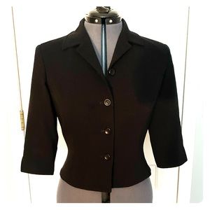 🛍Black waist length blazer size 6 #66